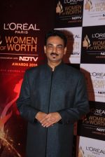 Wendell Rodericks at NDTV Loreal Women of Worth Awards on 28th March 2016